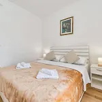 Strandhaus Mit Pool In Meeresnaehe By Interhome *