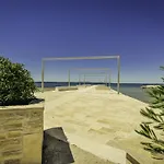 別荘 Strandhaus Mit Pool In Meeresnaehe By Interhome ニン